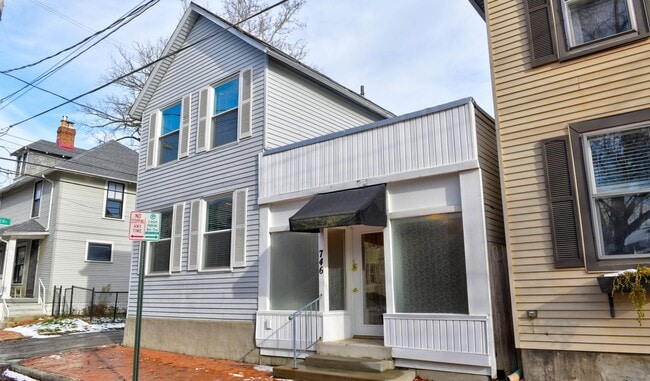Building Photo - 746 Beech St