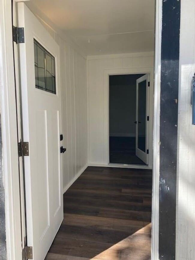 Building Photo - Remodel, large lot