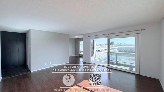 Foto del edificio - Sunny, west facing, Large 1 bedroom with tons of storage, includes water/garbage/amenities/parking!