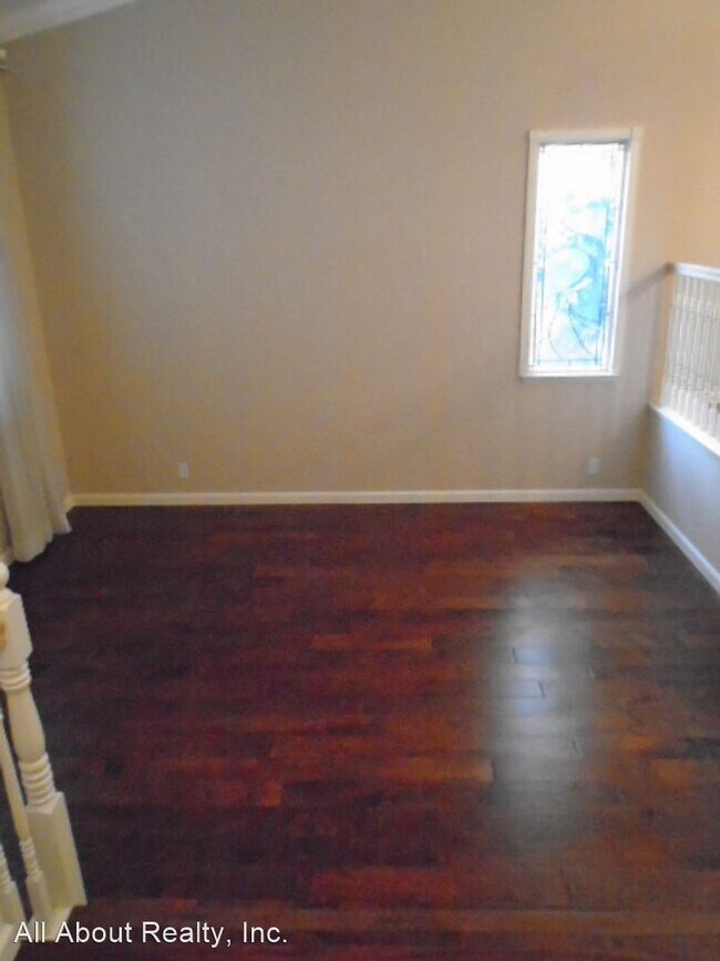 Foto del edificio - 3 br, 3 bath House - 309 BRADFORD COURT