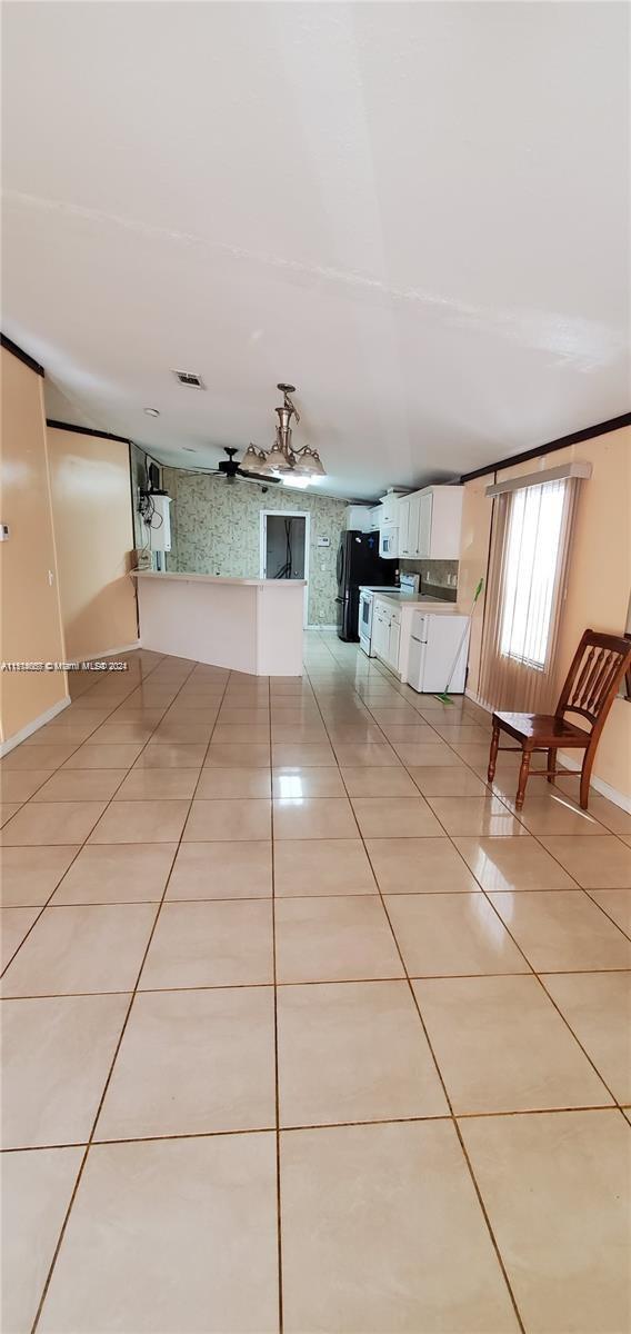 Foto del edificio - 1220 SW 127th Ct