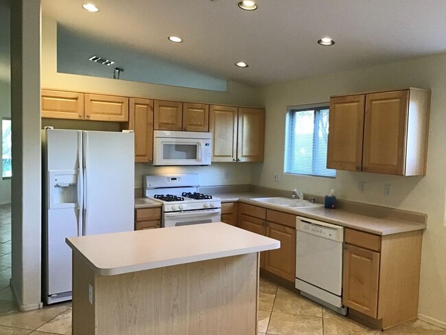 Foto del edificio - 3Bd/2ba Nice, clean in Rancho Vistoso, 3 Car Garage, Oro Valley