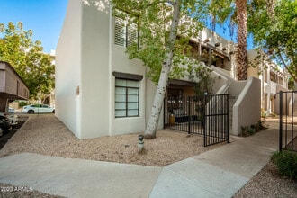 Building Photo - 1449 E Highland Ave