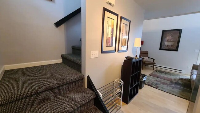 Foto del edificio - Centrally Located Townhouse – Near to South Perry, Quick Drive to Gonzaga!