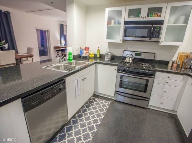 Foto del edificio - 1311 W 5th St