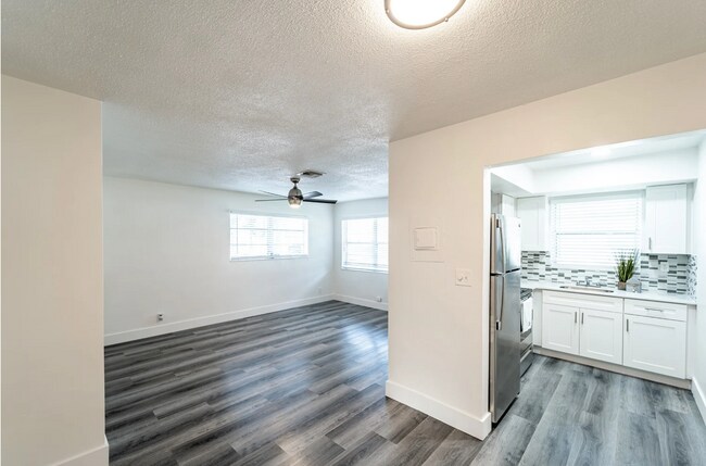 Foto del edificio - 4110 SW 24th Ct