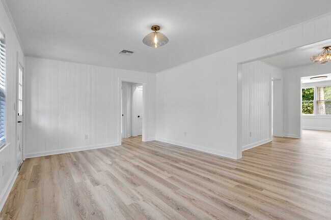 Foto del edificio - 4228 SE Bayview St