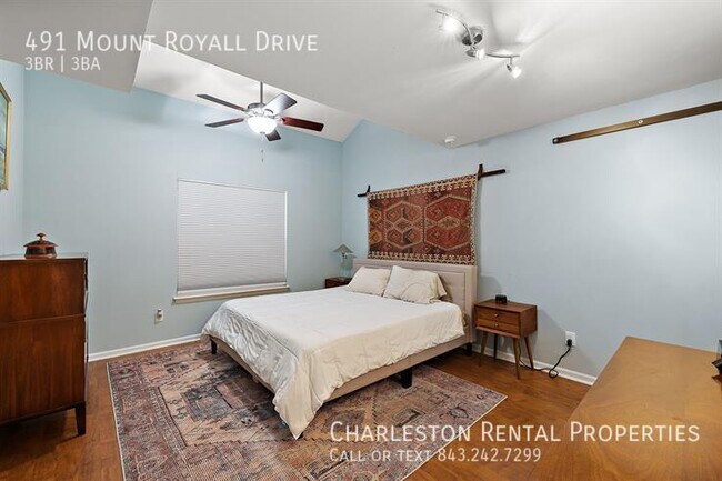 Photo - 491 Mt Royall Dr House