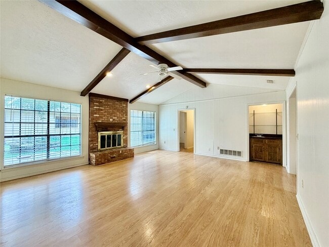 Foto del edificio - 1416 Sandy Creek Dr