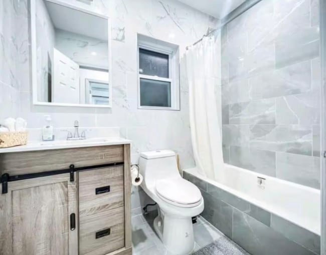 Foto del edificio - 188-25 Keeseville Ave