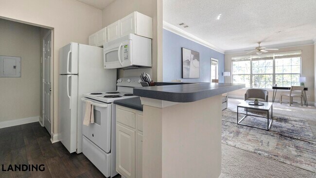 Building Photo - 100 Crossing Blvd