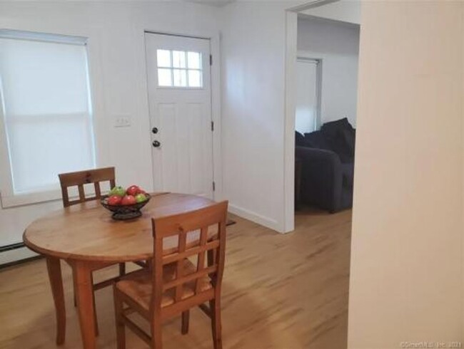 Building Photo - rent to own recently renovated
