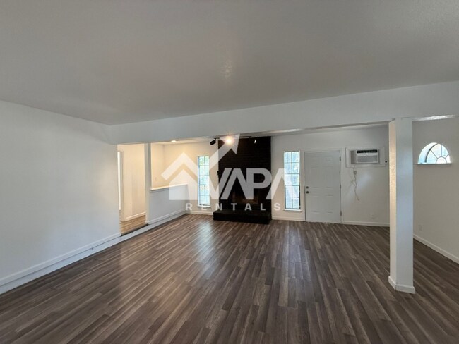 Building Photo - 3838 Anton Dr