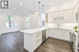 Building Photo - 139 MacNab St S