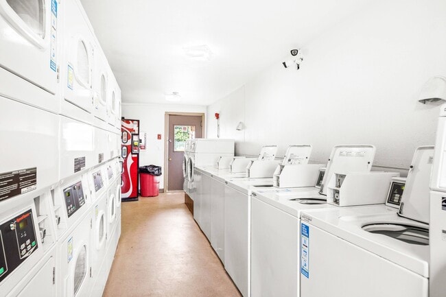 Laundry Facility - Adams Square