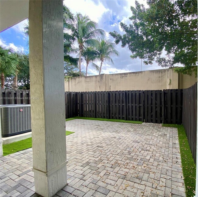 Building Photo - 11428 NW 74th Terrace