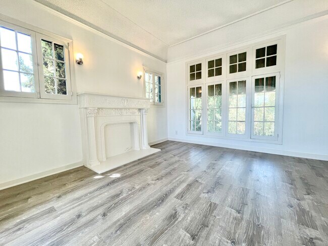 Foto del edificio - 4218 W Adams Blvd