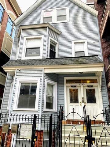 Building Photo - 1343 W Belmont Ave