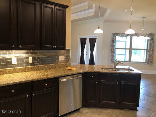 Foto del edificio - 1205 Topsail Ct