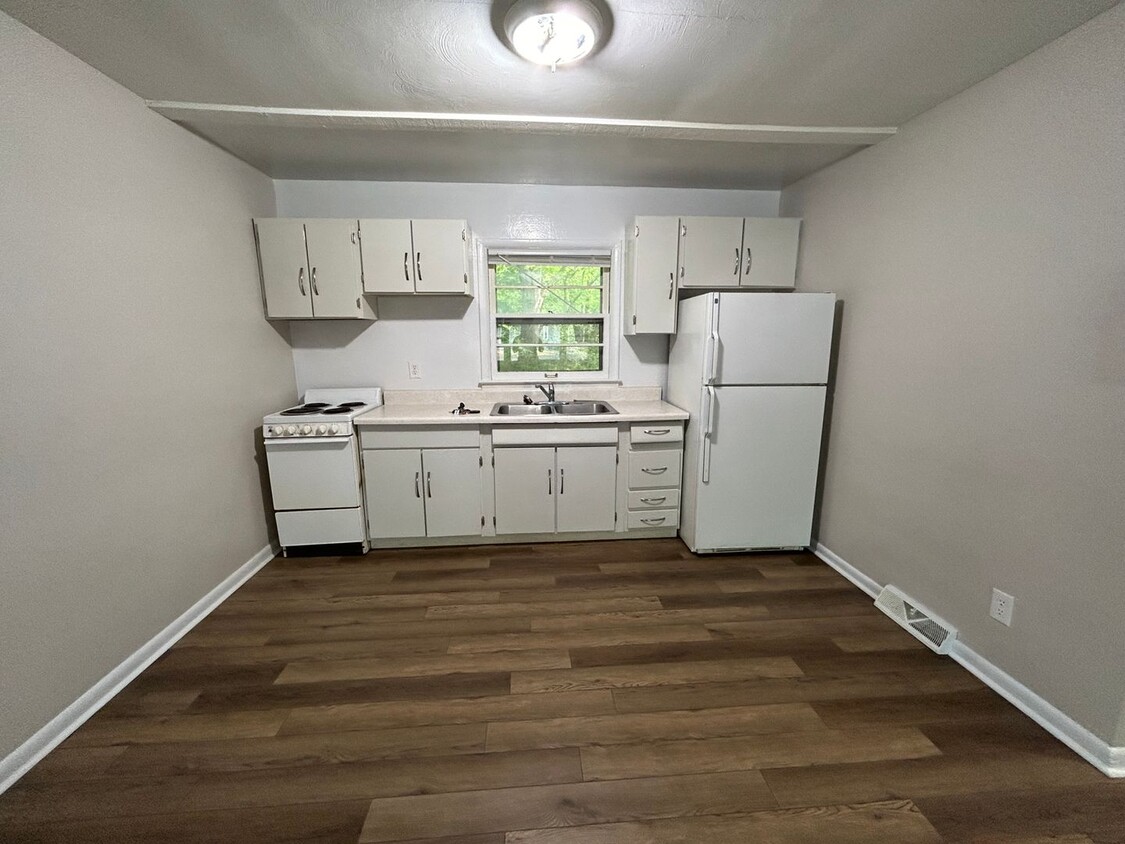 Primary Photo - 1085-1091 E G Ave