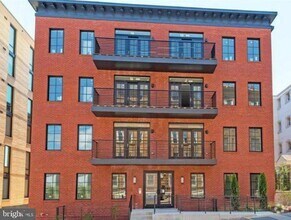 Building Photo - 1412 Chapin St NW