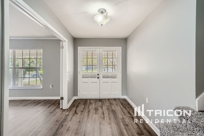 Building Photo - 513 Oakhurst St