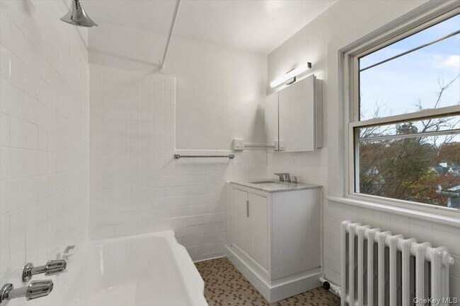 Foto del edificio - 116 Corlies Ave