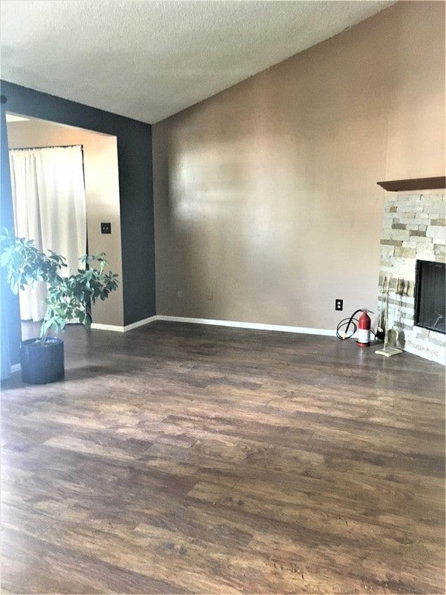Primary Photo - Lovely Duplex in Loveland