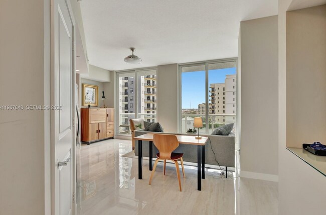 Foto del edificio - 315 NE 3rd Ave