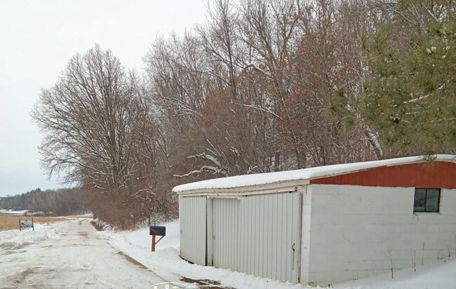 Building Photo - 14242 Hein Ln