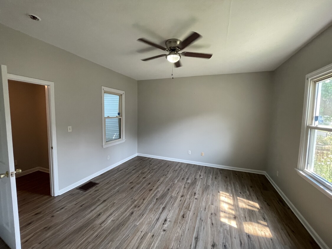 Building Photo - 1423 Lillian Ave