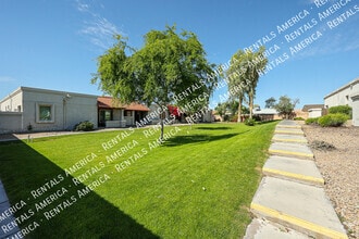Building Photo - 10815 W Northern Ave