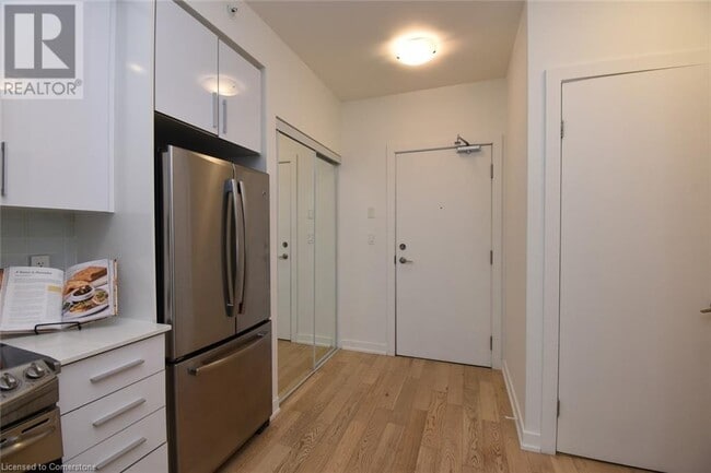 Building Photo - 20 Bruyeres Mews