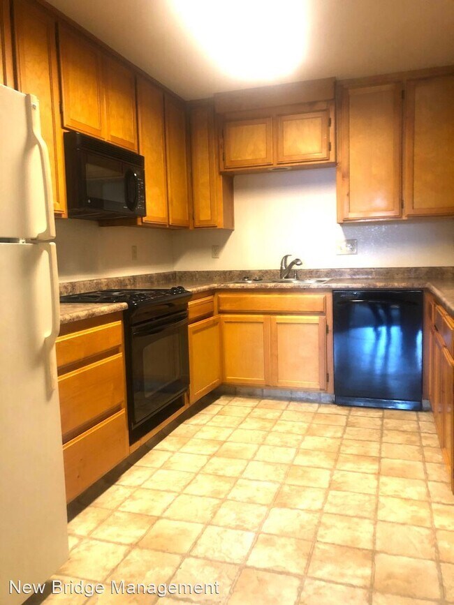 Building Photo - 2 br, 1.5 bath House - 1189 East Ave