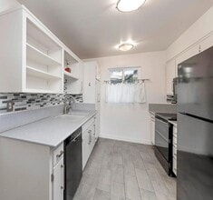 1066 Miramonte Dr