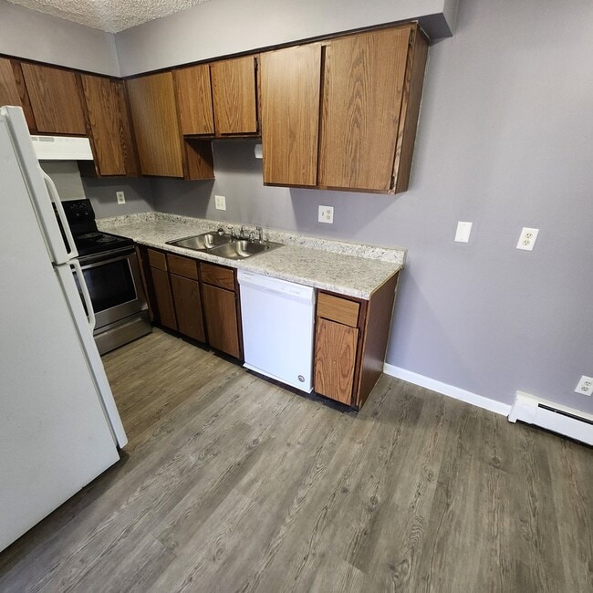 Building Photo - 4210 Knob Hill Dr