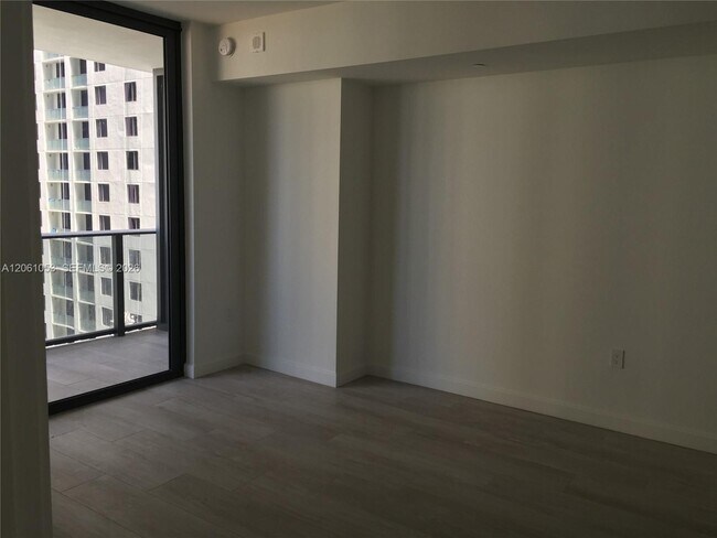 Foto del edificio - 45 SW 9th St