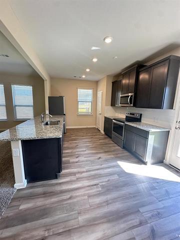 Foto del edificio - 1707 Cotton Blossom Ln