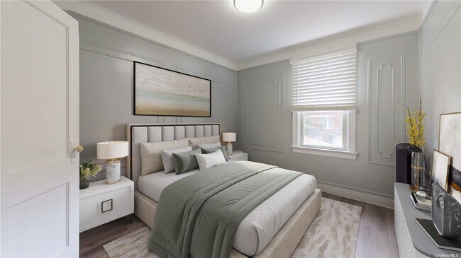 Foto del edificio - 58-67-67 Fresh Pond Rd