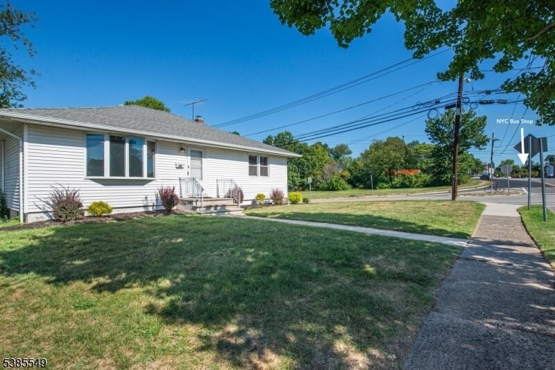 Primary Photo - 66 Kensington Ave
