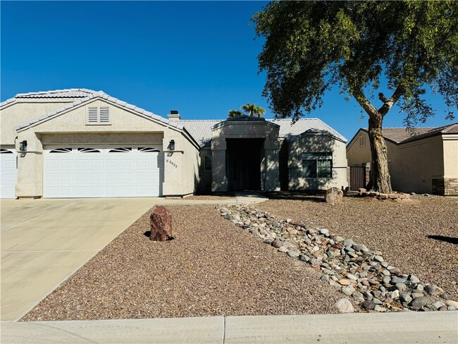 Building Photo - 2057 Sandtrap Ln