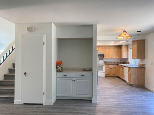 Building Photo - 7955 Represa Cir