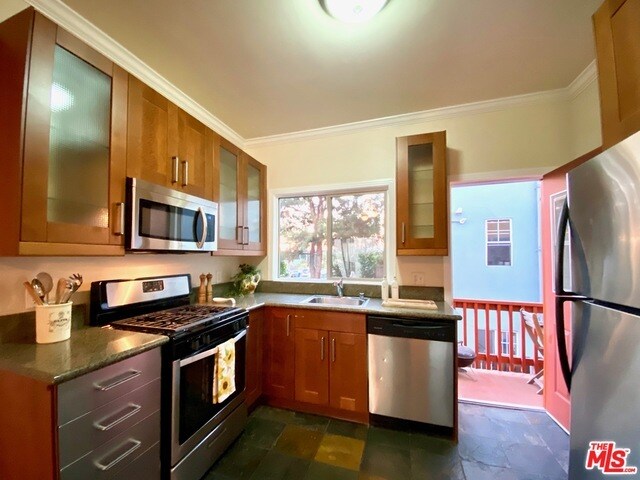 Foto del edificio - 3501 Bellevue Ave