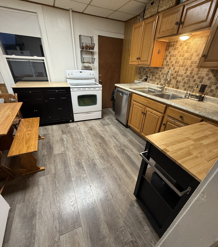 Foto del edificio - 905 N California Ave