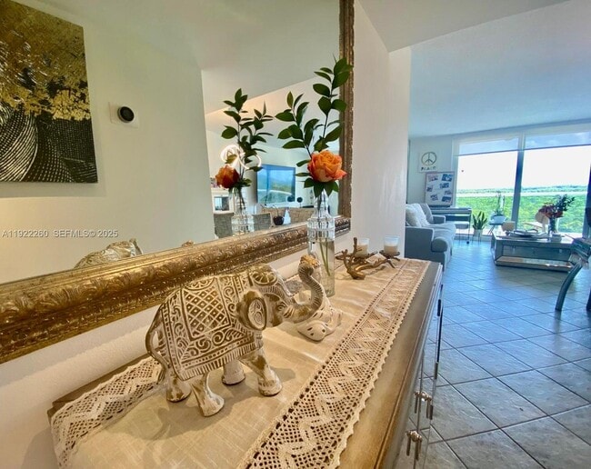 Foto del edificio - 2841 NE 163rd St