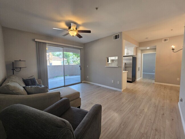Foto del edificio - CANYON CREST CONDO