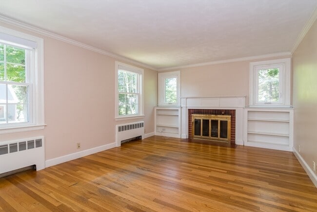 Building Photo - 15 Charles St