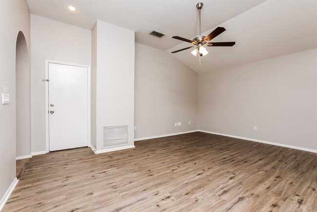 Foto del edificio - 3304 S St Lucie Dr