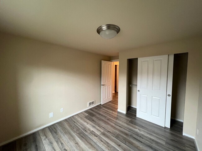 Foto del edificio - Queen Anne 2Bed 2Bath Condo w 2 garage par...