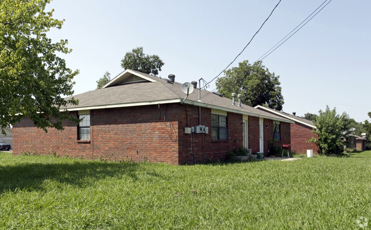 Foto del edificio - 1682-2253 Emily Circle Dr